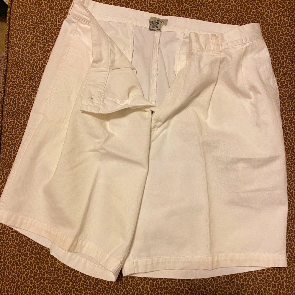 Men's Izod White Shorts Size 34